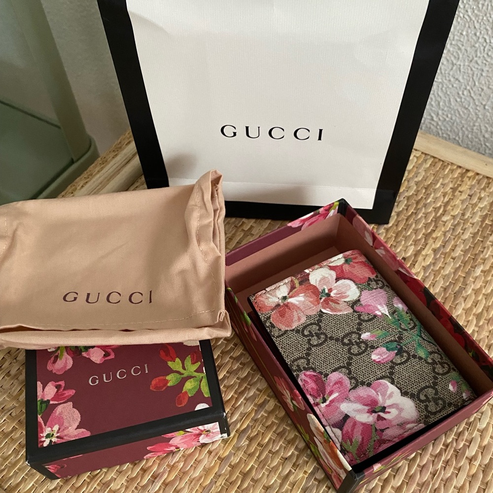Gucci Wallet antique roses